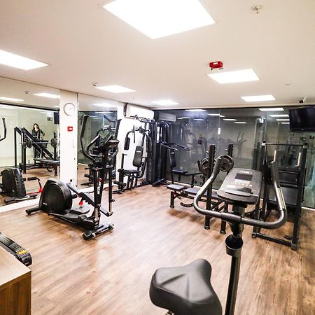 فندق هوليداي إن إكسبريس كويابا المظهر الخارجي الصورة The gym at the London Business School